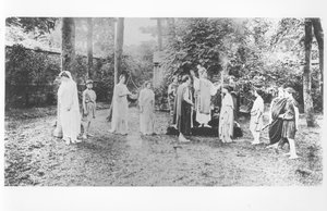 ナタリー・クリフォード・バーニー（1876-1972）、トーガスを着たダンサー